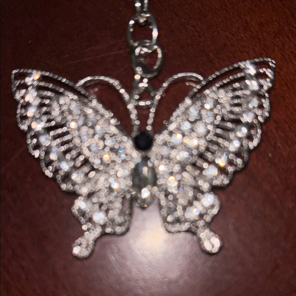 Ellas Shimmering Silver Butterfly Purse Charm/Key Holder - Picture 5 of 5
